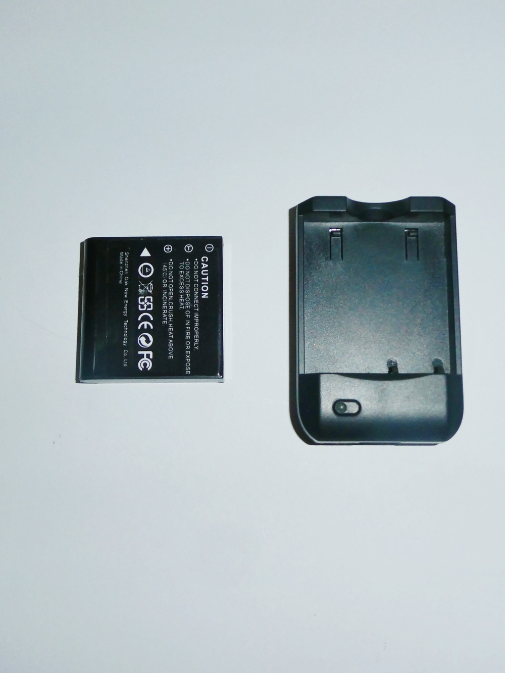 Compact Digital Camera - Black - Picture 3 of 3
